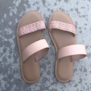 NWOT Sandals